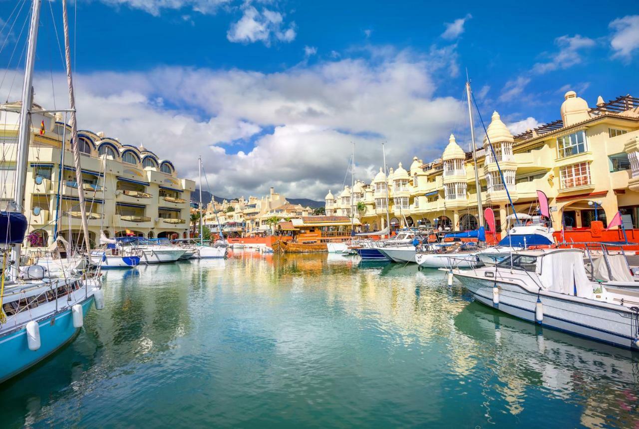 Puerto Marina Waterfront Апартаменты *